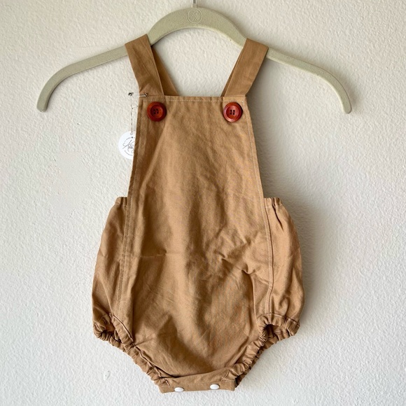 Ashley Rose Romper - Picture 2 of 12